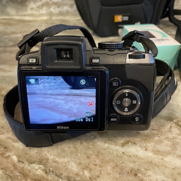 Nikon Coolpix P80 10.1MP Digital Bridge Camera + 2 Batteries 8GB-SD & Case - Picture 7 of 15